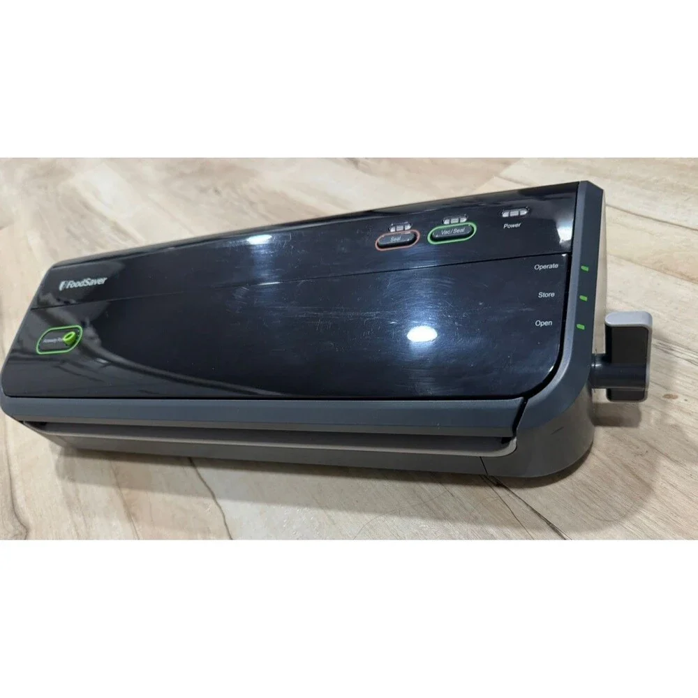 FoodSaver Vacuum Sealer Machine FM2000-015 Black TESTED WORKS
